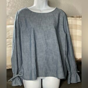 GAP top long tie cuff flare elastic sleeve sz XL
Medium wash blue straight fit